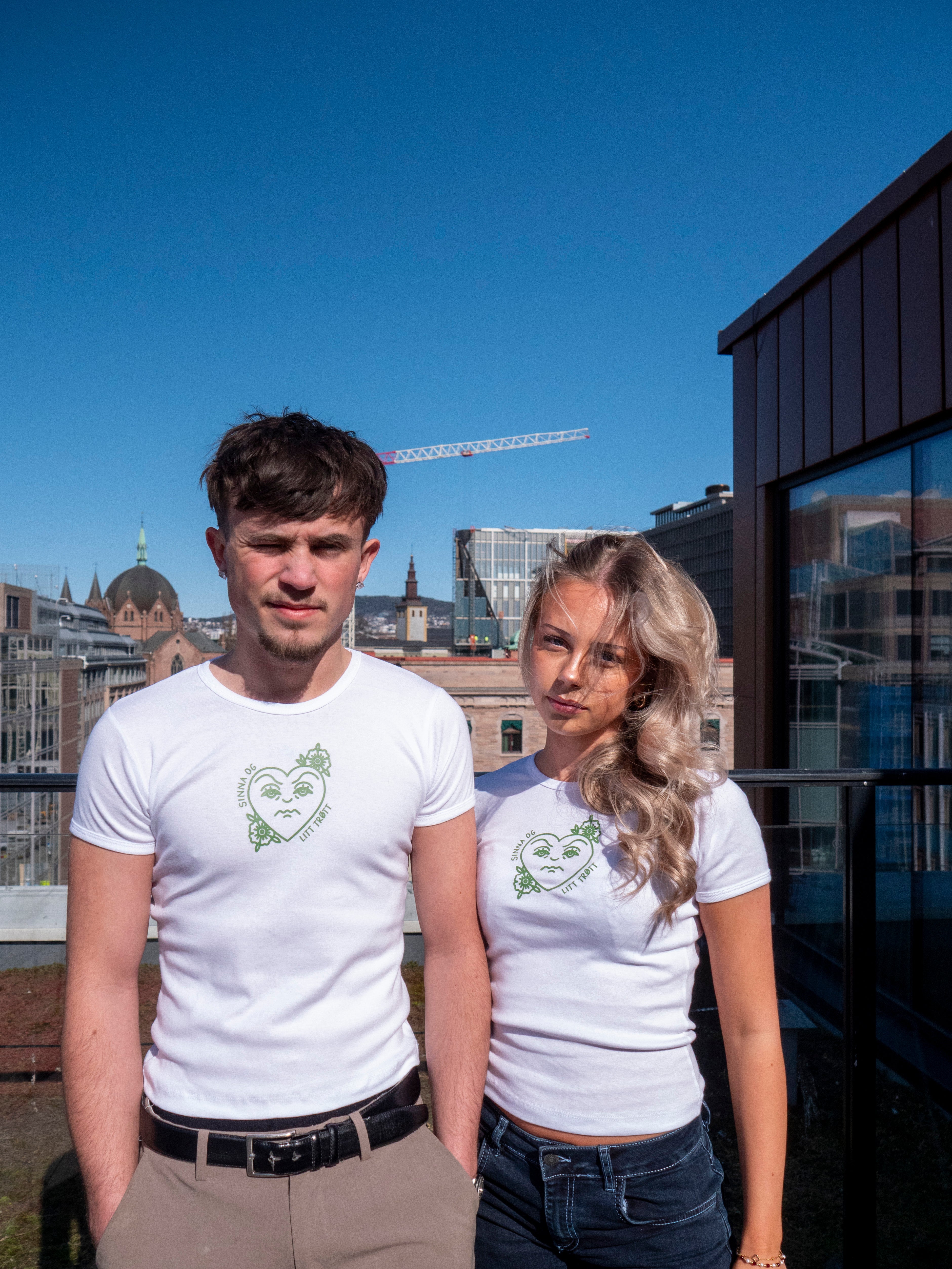 Sinna og litt trøtt | Baby tee